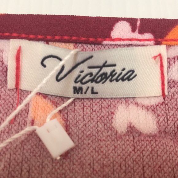 😍Gorgeous Red Floral Victoria Stunner😍 - Picture 7 of 8